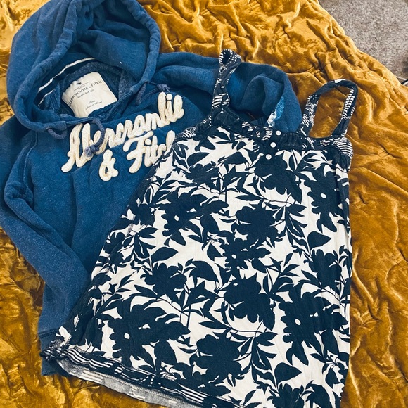 Tops!! - Picture 2 of 6